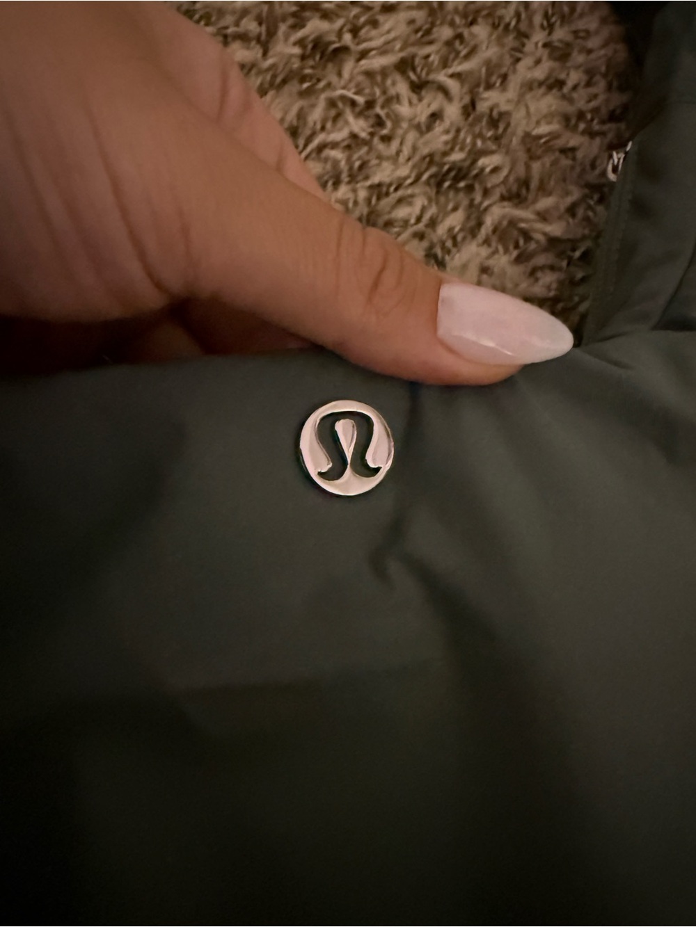 lululemon athletica Women's Shoulder Bag in Eucalyptus Green - Picture 4 of 7